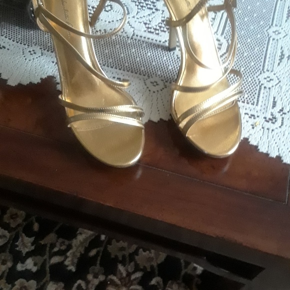 Charlotte Russe shoes - Picture 2 of 3